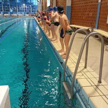 Cycle natation pour les enfants de CP et CM1.